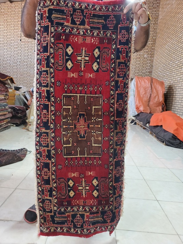 絨毯クエスト48【No.51】 ※現在、こちらの商品はイランに置いてあります。ご希望の方は先ずは在庫のご確認をお願いします。