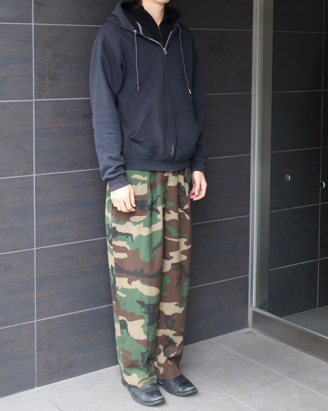 Basic zip-up hoodie