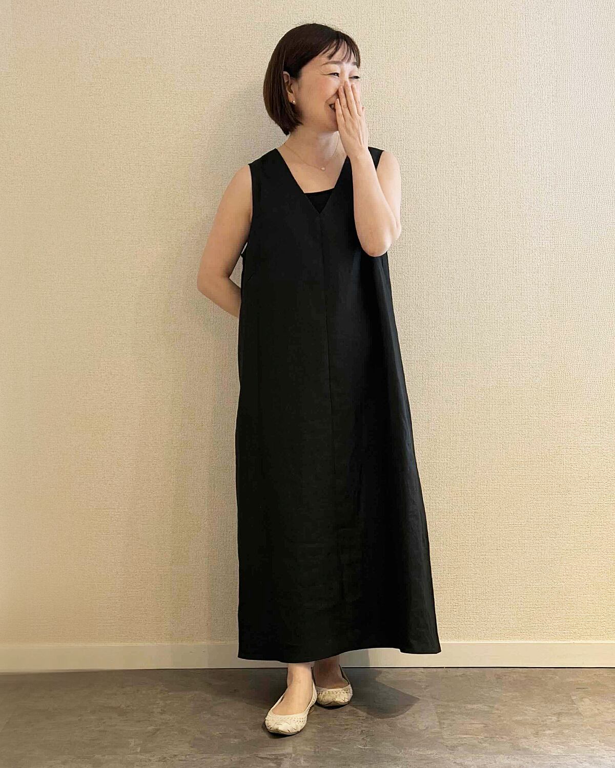 麻（ラミー）100％ VネックAラインノースリーブワンピース【日本製