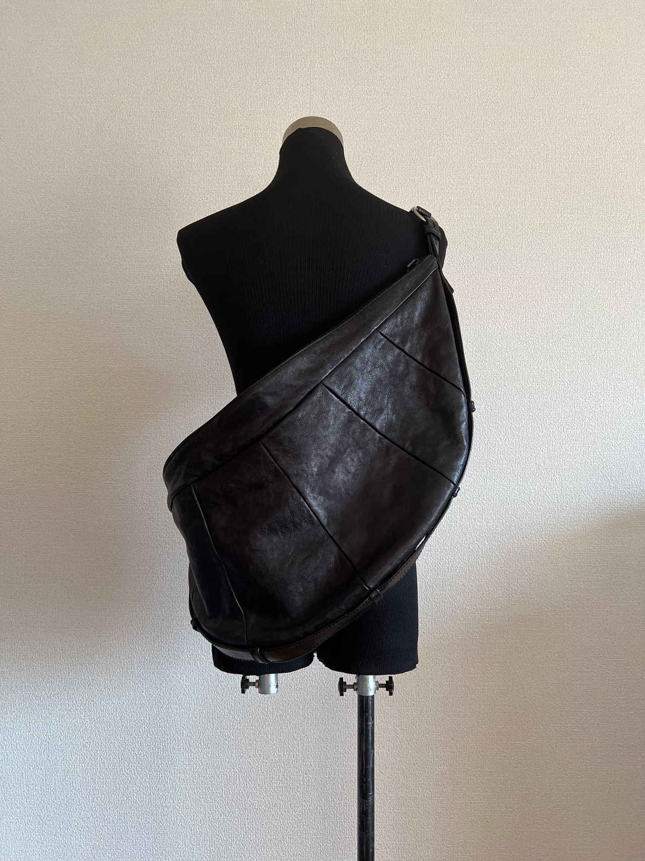 AW2002 YVES SAINT LAURENT BODY BAG | triptraproll