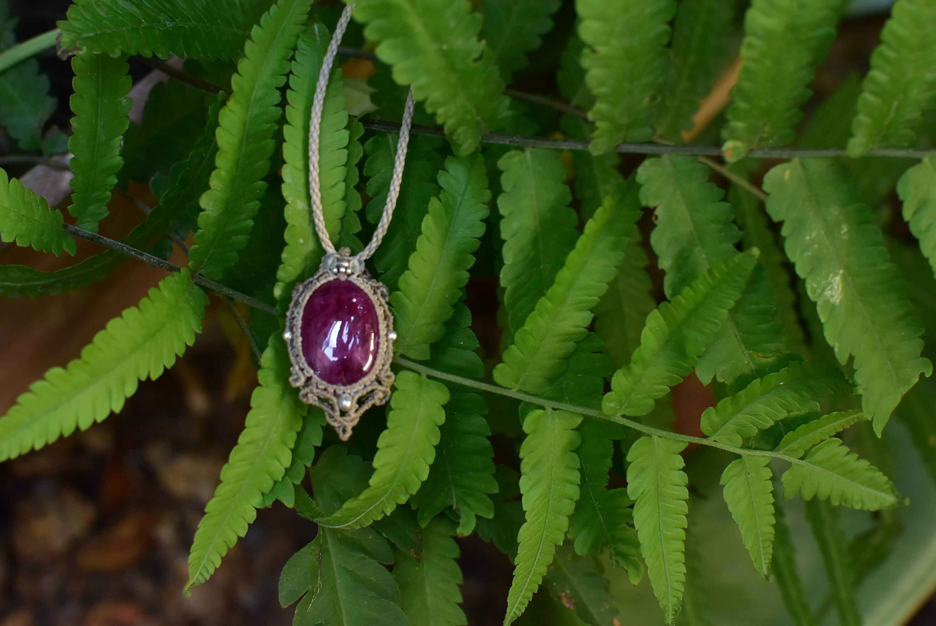 鮮やかな世界★49.5ctルビー マクラメペンダントruby021