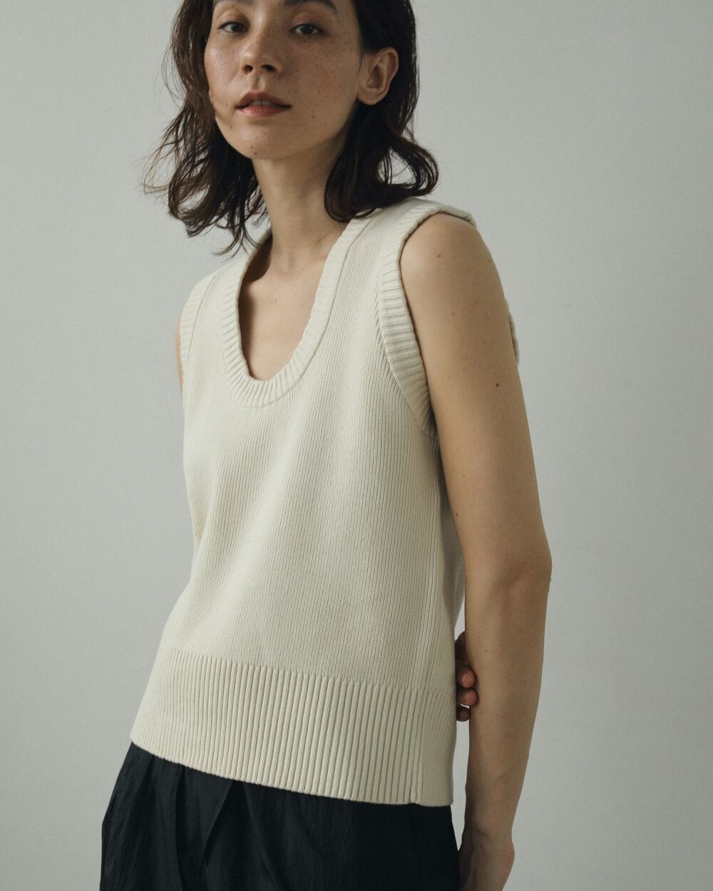 anuke 】Round Knit Vest | valance 福井｜レディース セレクト