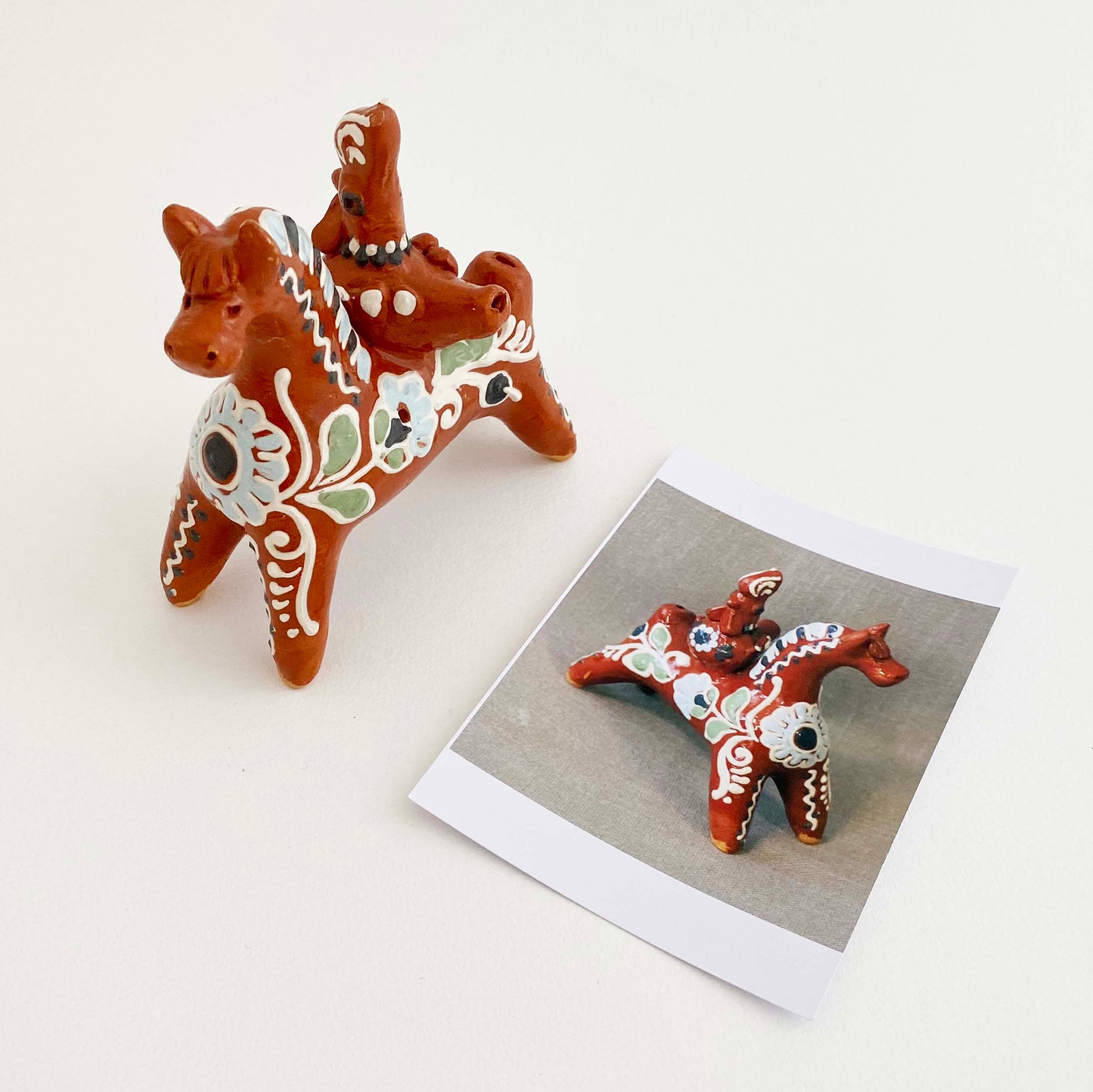 ウクライナ産 オピシュニャ土人形(馬と鶏 / 赤茶の馬)