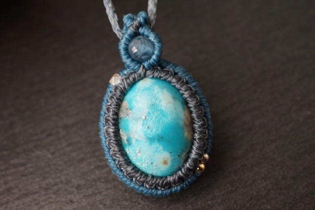 ペルシアンターコイズのマクラメネックレス(トルコ石)