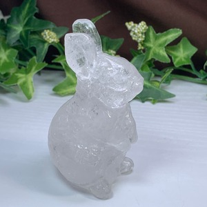 2.可愛い水晶うさぎさん
