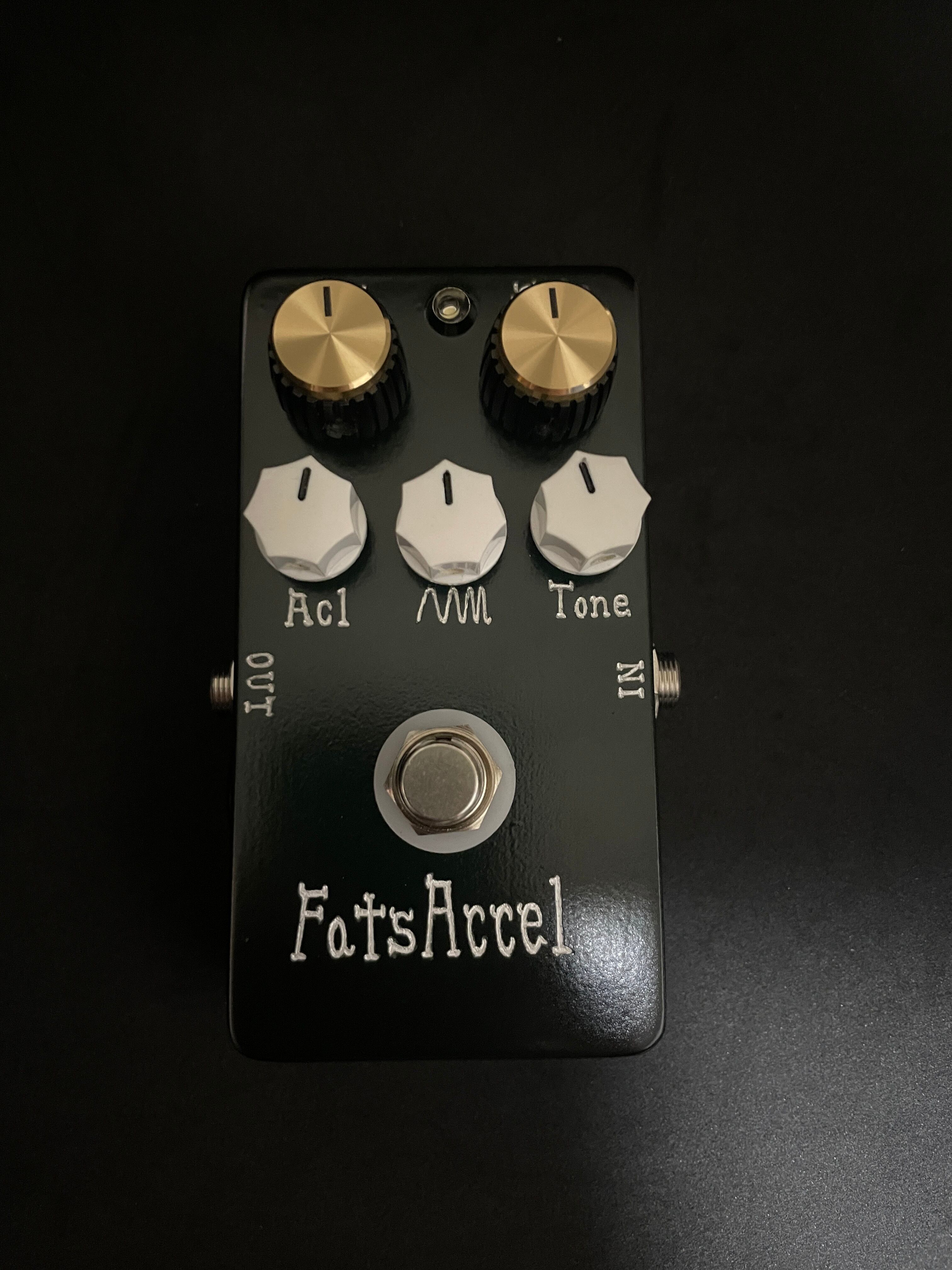 ファッツアクセル(ダークブリティッシュグリーン）：ゲイン加速機能