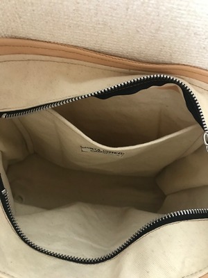 UNFINISHEDレザーショルダーバッグ