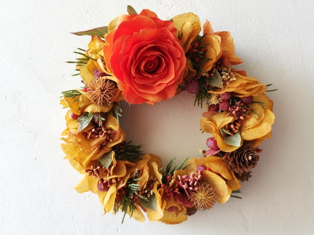 every month Wreath：暖かいオレンジ色の景色のリース/バラと紫陽花