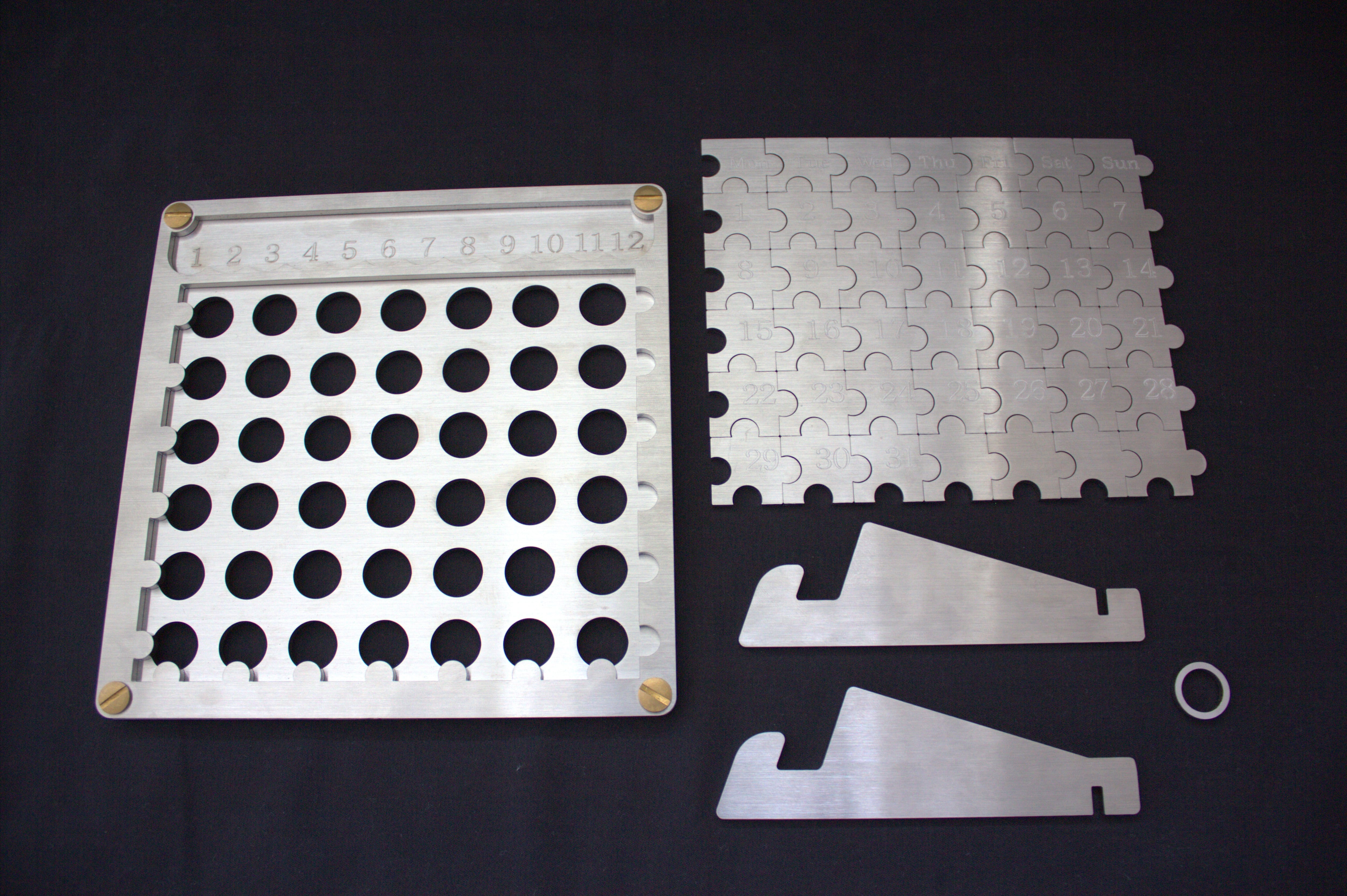ハンドメイド　きゃんべる PUZZLE CALENDAR | 職人仕上げの鉄製インテリア＆アウトドアギア
