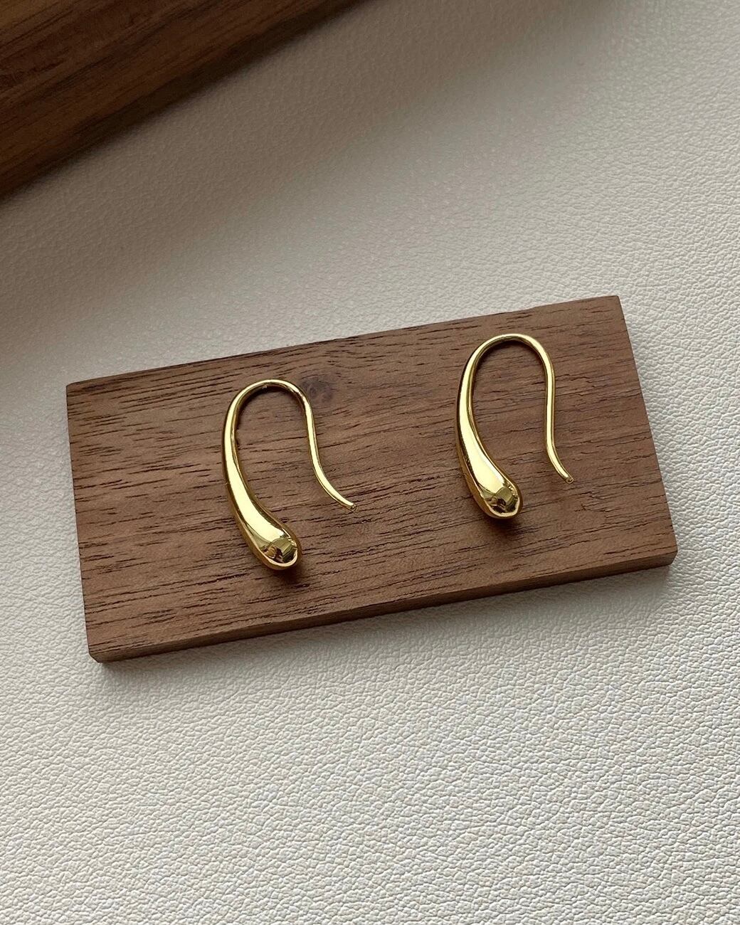 Teardrop hoop pierce -Gold-【アレルギー対応】