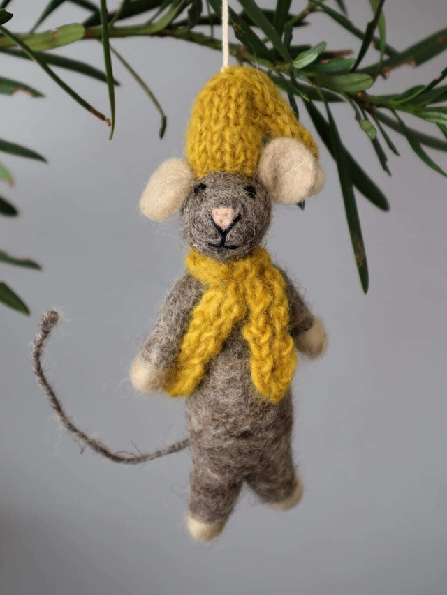 クリスマス オーナメント 黄色い帽子とスカーフの灰色のネズミ / Grey Mouse with Yellow Hat & Scarf