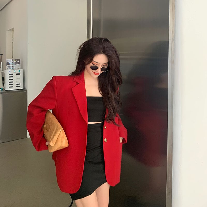 新作】【送料無料】 ゆったりとした長袖の赤いスーツジャケットの女性