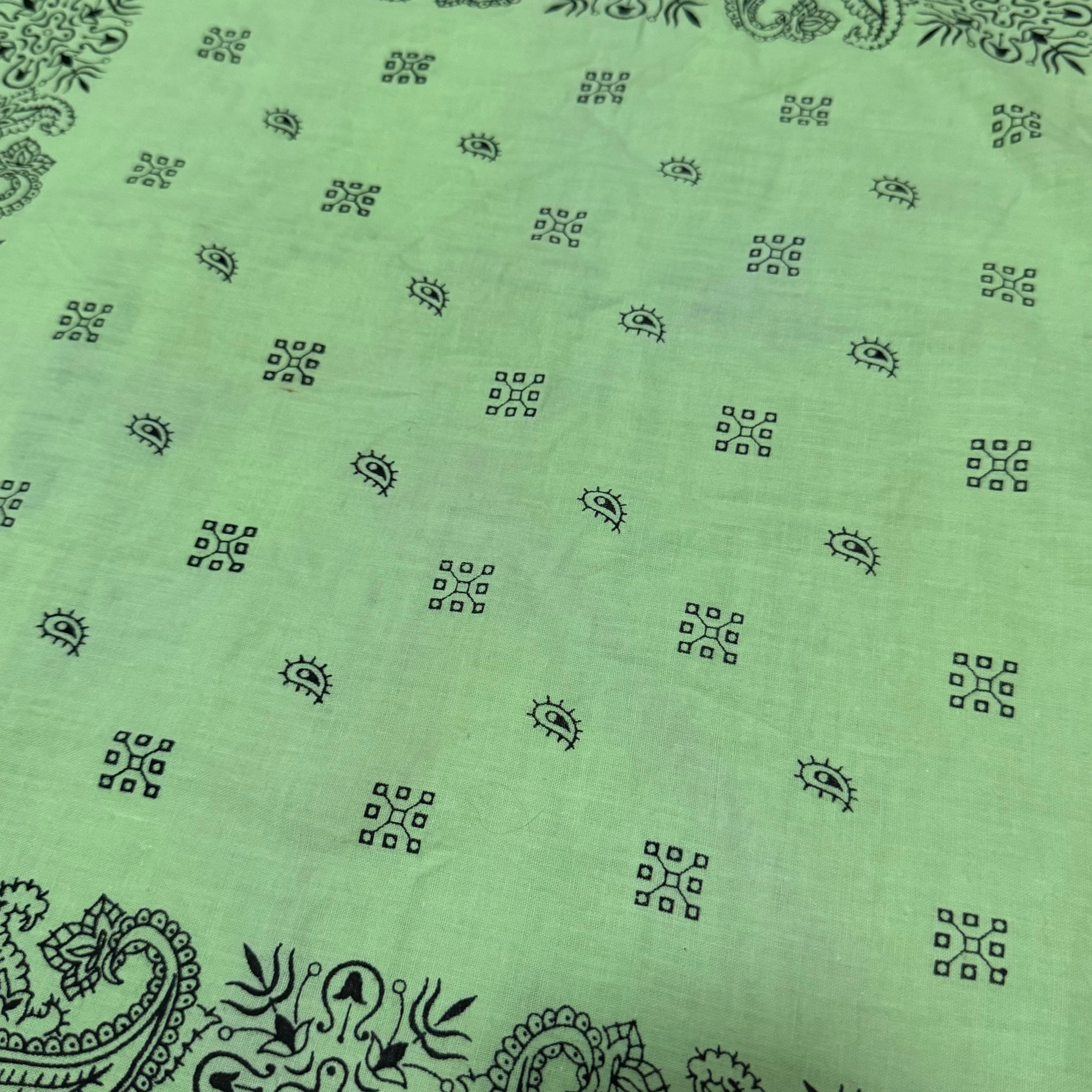 ジェイアダムス着用 VINTAGE Bandana cross Paisley Yellow-green made