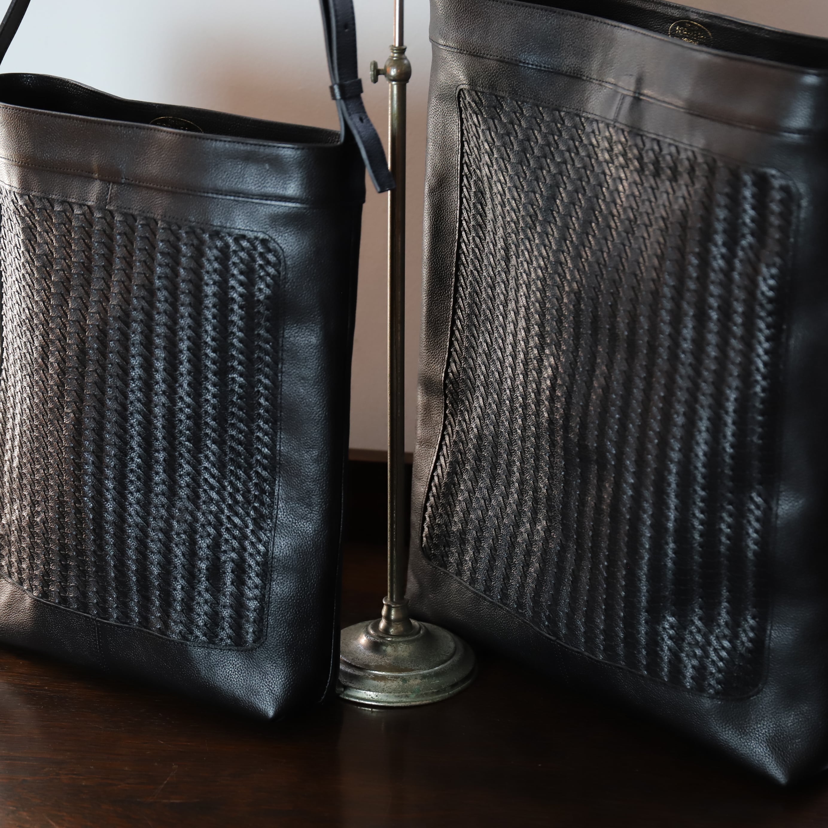 forme / Panel Tote ”Hand twill mesh” size M | TIBETAN MARKET