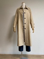 28　市松グラデーショントレンチコート