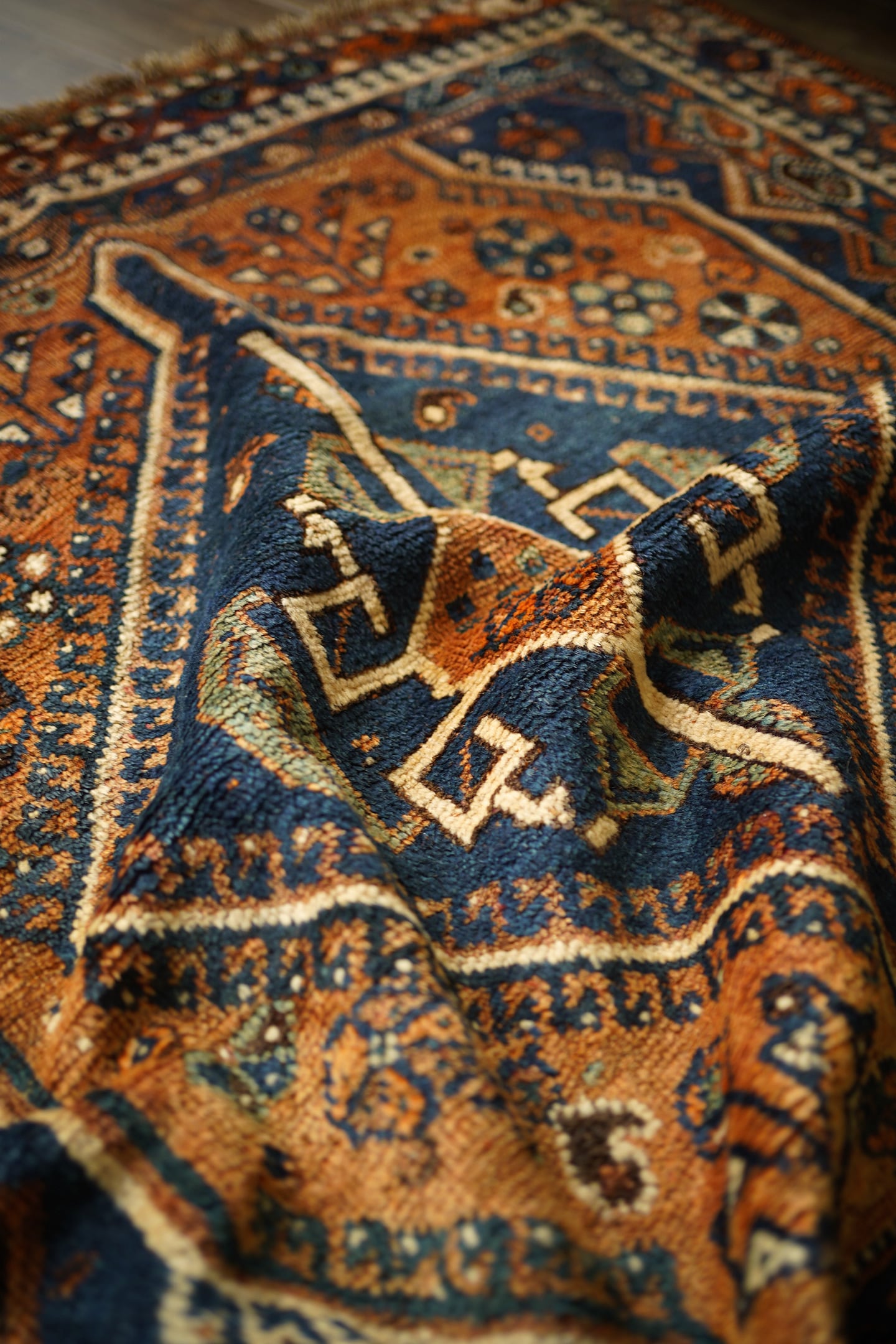 860】Semi Antique Persian Shiraz Qashqai rug 1940's