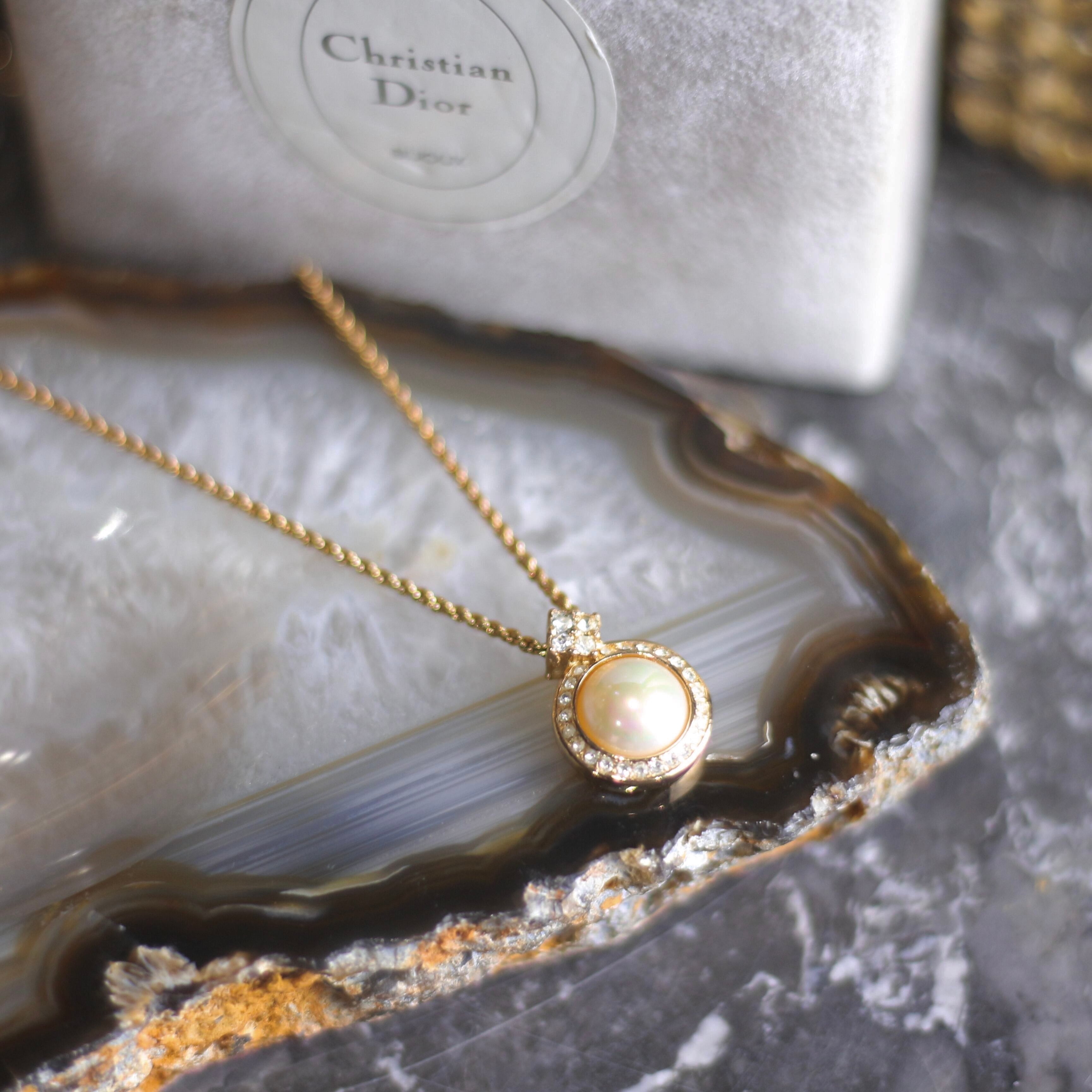 Christian Dior BlJOUX PEARL DESIGN RETRO NECKLACE EARCLIPS SET