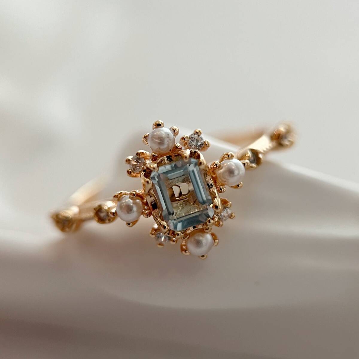 天然ブルートパーズ＆パール　リング　フリーサイズ（12~15号程度）