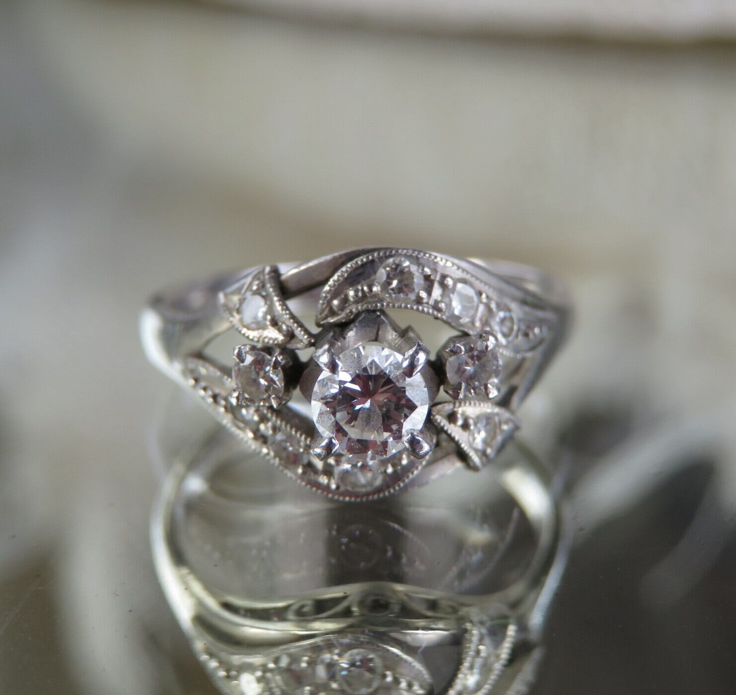 ヴィンテージ 上質ダイヤモンドのクラシカルリング