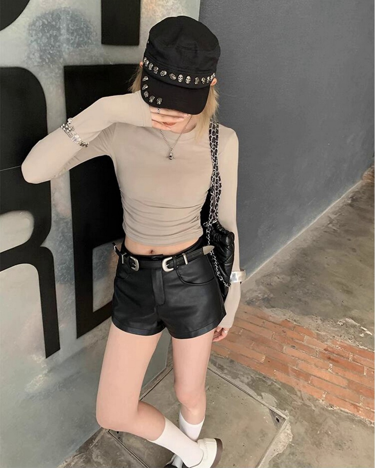 レザーライクショーツ A0297 - 1