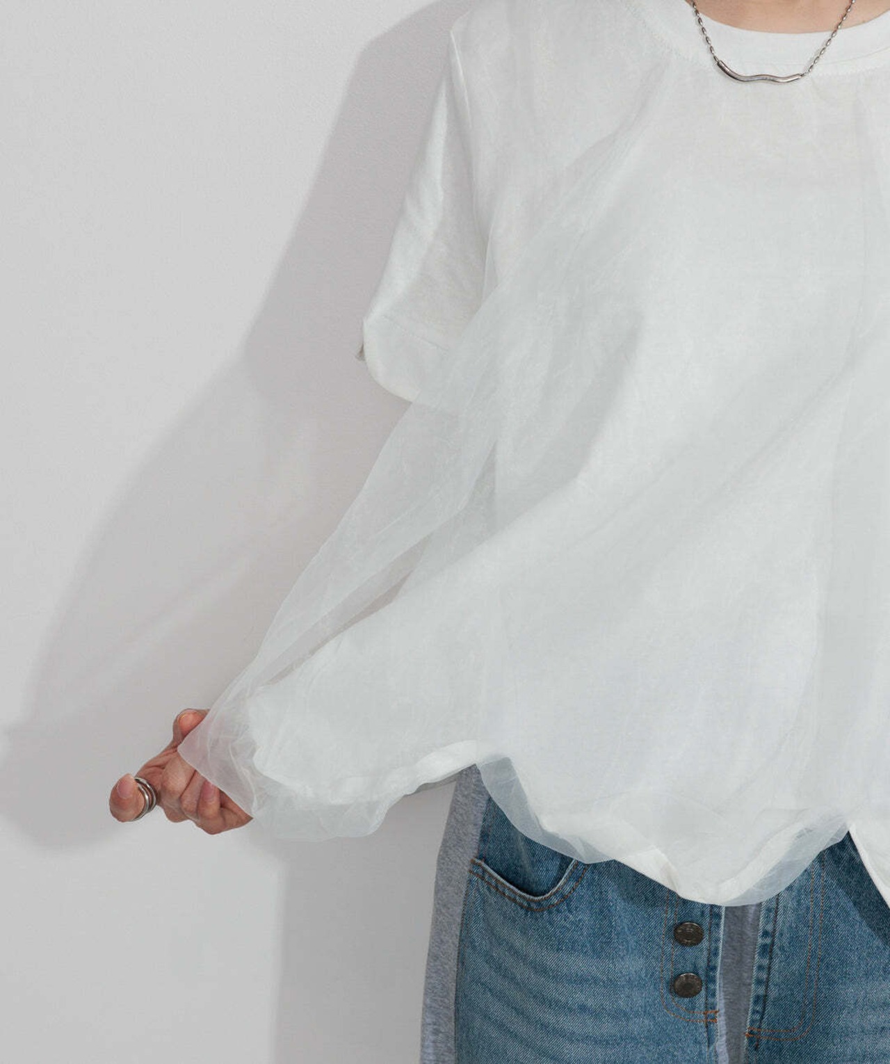 2605147 オーバーチュールスカラップTシャツ white