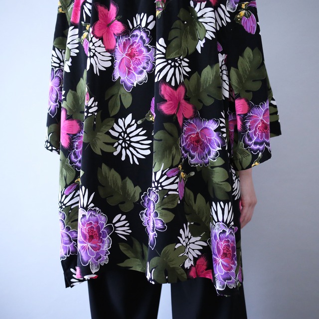 super wide over silhouette shoulder tuck design flower art h/s shirt