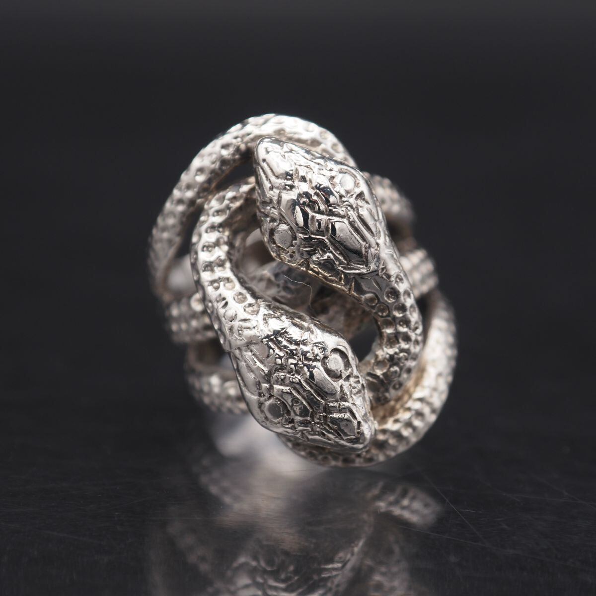 005 Rose of Venus Pinkie Ring (Sapphire) | PAY ID