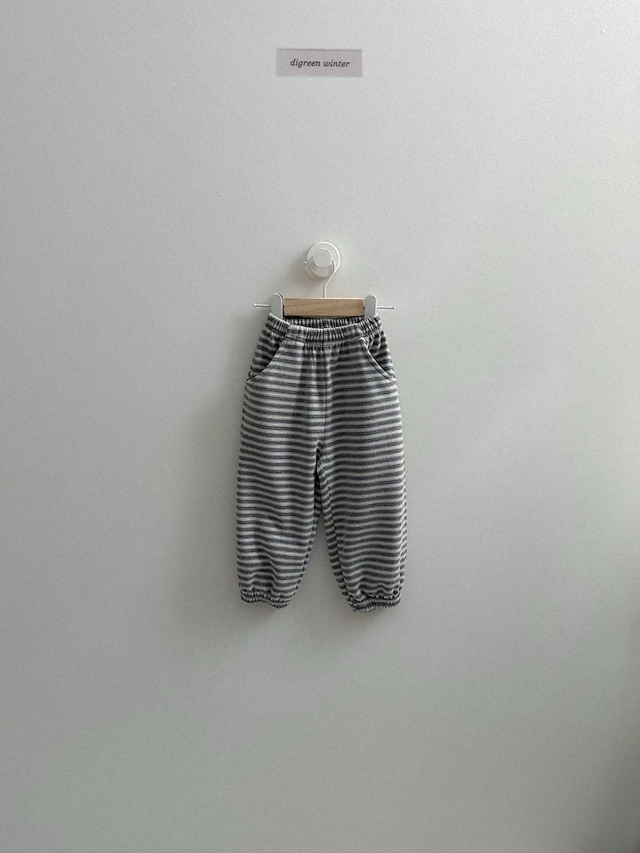 〖取寄〗韓国子供服 / 26winter / Digreen / チェリーストライプジョガーパンツ / キッズ / 冬服 *S~2XL*