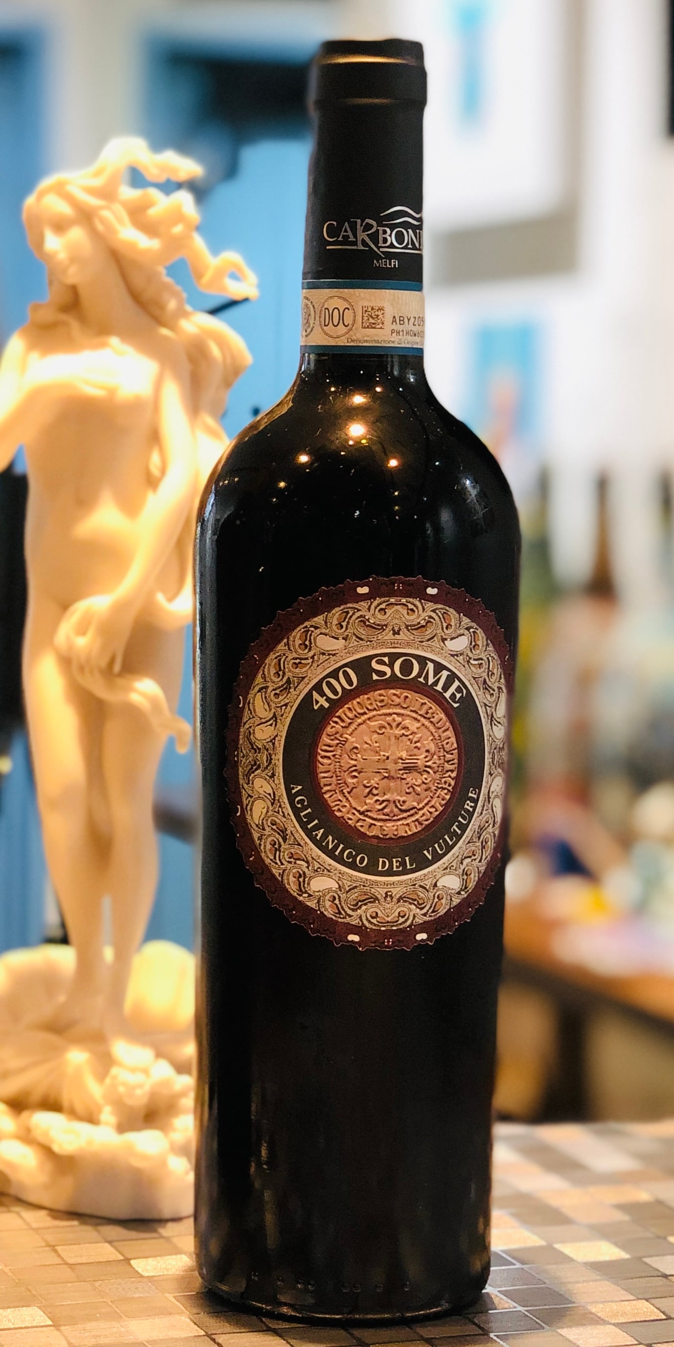 アリアニコ デル ヴァルチューレ  400 ソーメ, カルボーネ（赤ワイン）