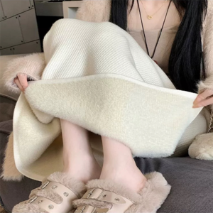 【送料無料】 ロングスカート 4色 マキシ丈 フレア Aライン 伸縮性 ウエストゴム 厚手 ふわふわ 着る毛布 かわいい 大人可愛い きれいめ シンプル カジュアル 大人 上品 おしゃれ お洒落 こなれ感 コンサバ系 ラフ 抜け感 レディライク ガーリー フェミニン 無地 冬 誕生日会 10代 20代 30代 40代 レディース 女性用 ママ服 デート お出かけ お呼ばれ 休日 アウトドア お茶会 女子会 授業参観 着回し 普段使い ファッション コーデ スタイル 楽ちん あったか 定番 着痩せ 垢抜け