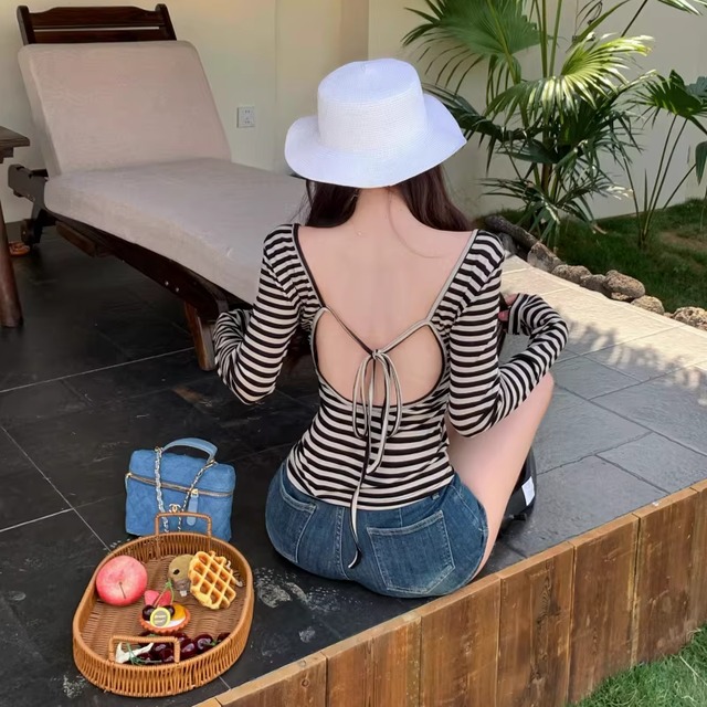 【tops】ボーダー柄オープンバックトップス Q8318