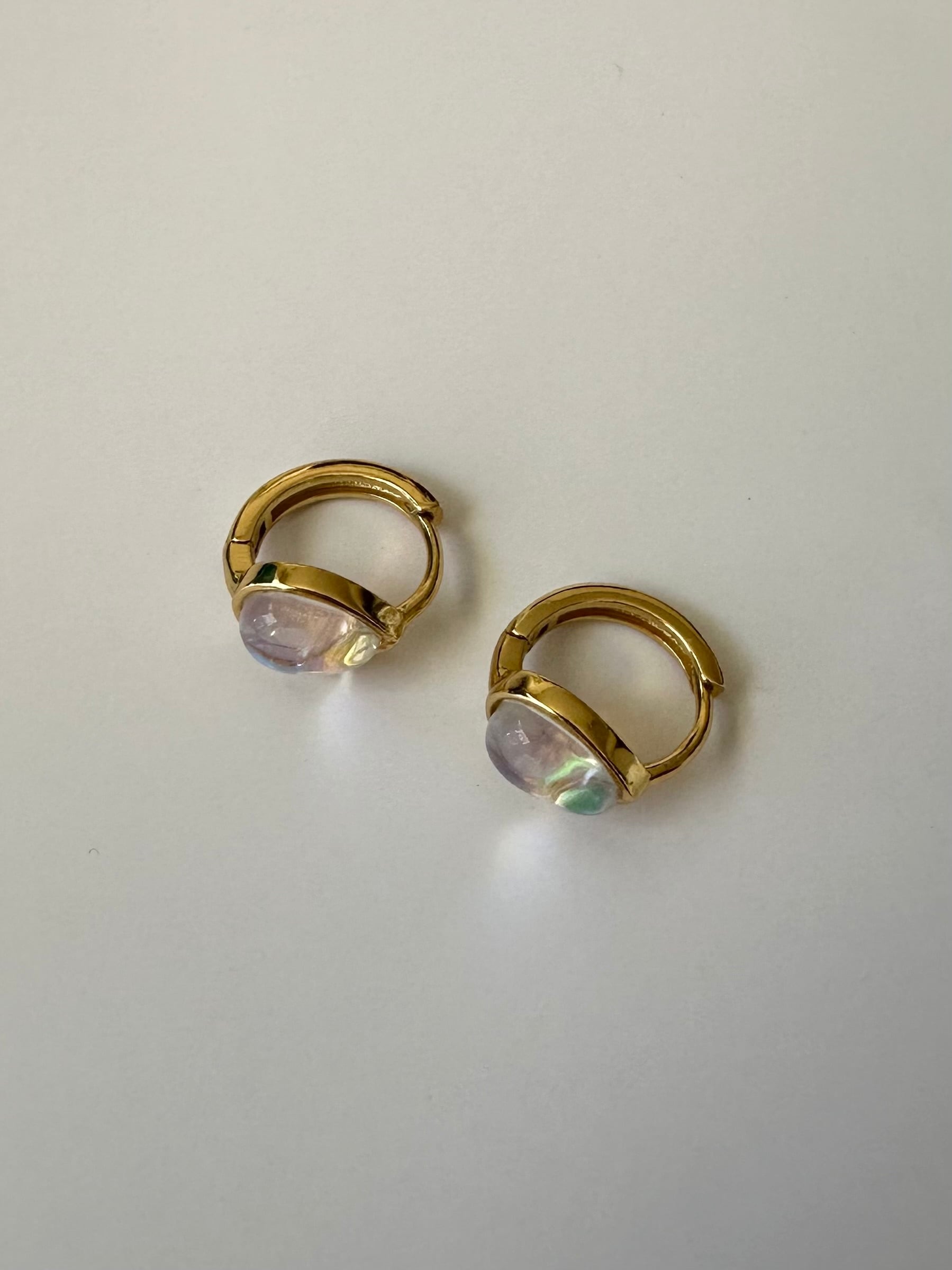 SS クリスタルピアス | none
