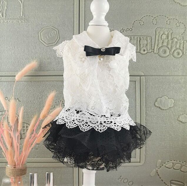 大型犬もOK 袖のフリルが上品なモノクロリボンワンピース