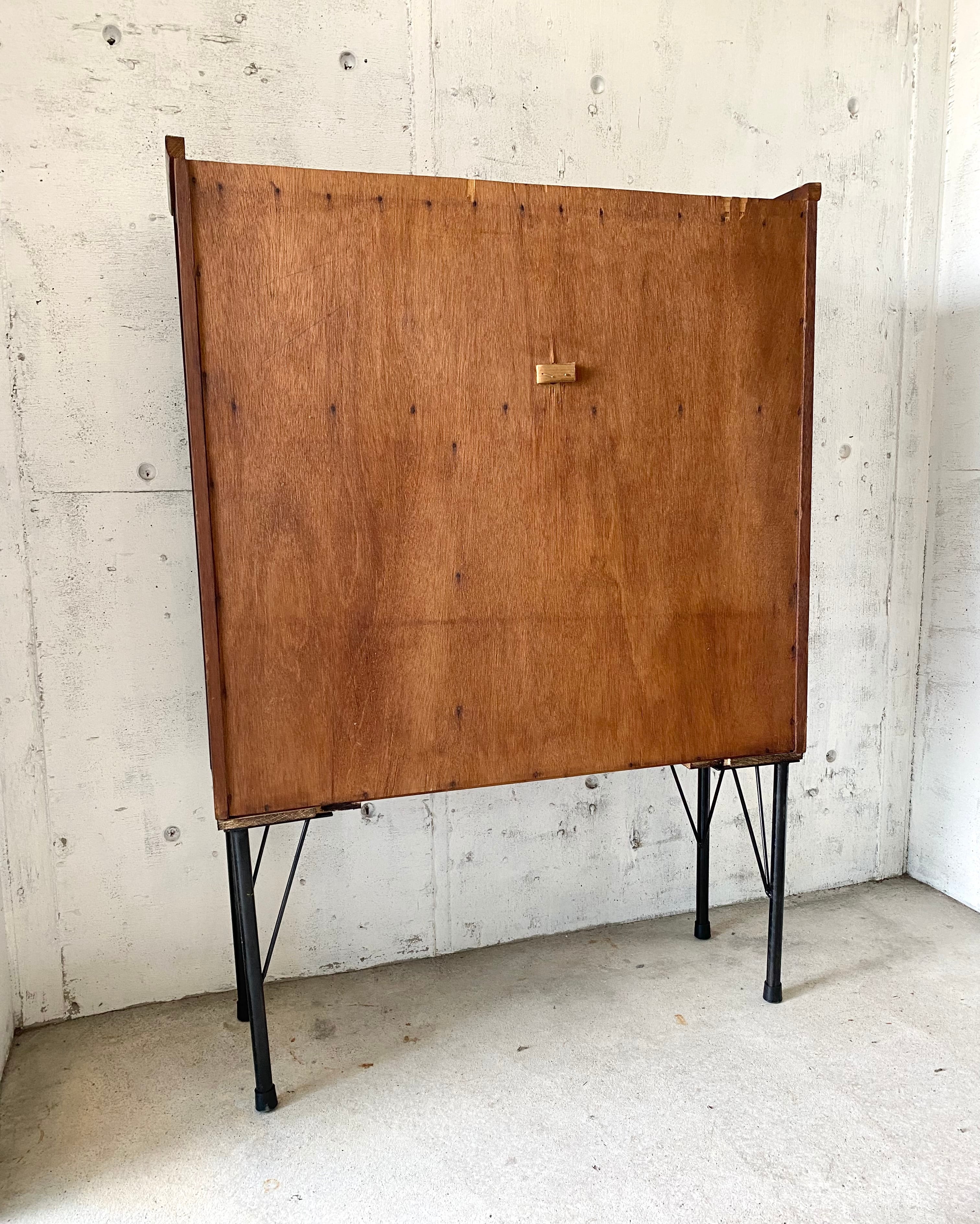 アイアン脚のキャビネット[古家具] | giraffes craft