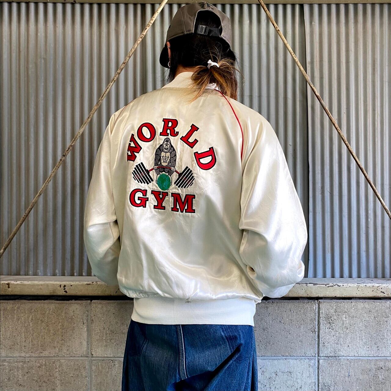 80年代 WORLD GYM 企業系刺繍入り ナイロンジャケット メンズXL 古着 