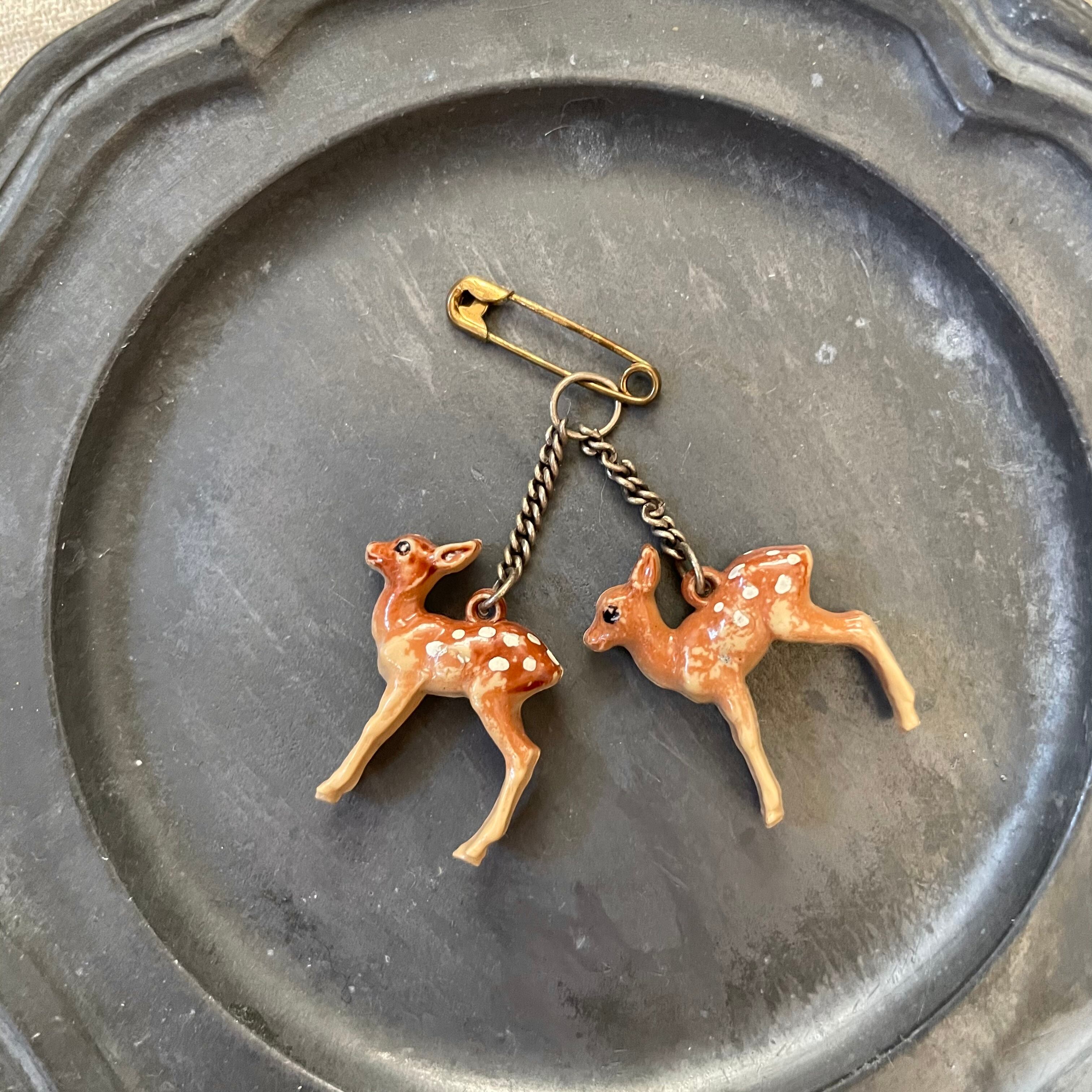 バンビたちのブローチ