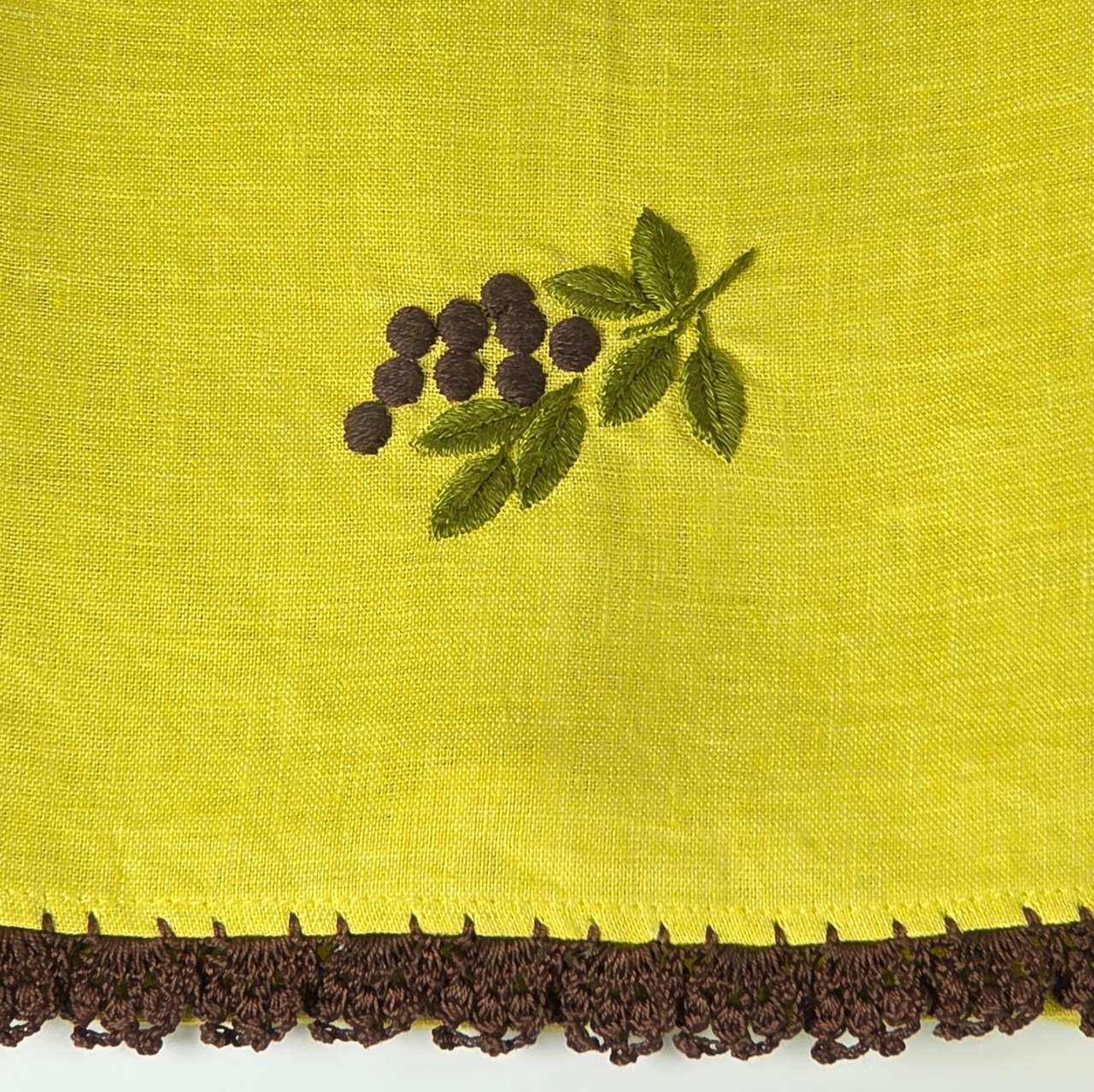 手刺繍キッチンタオル　リネン　ぶどう柄