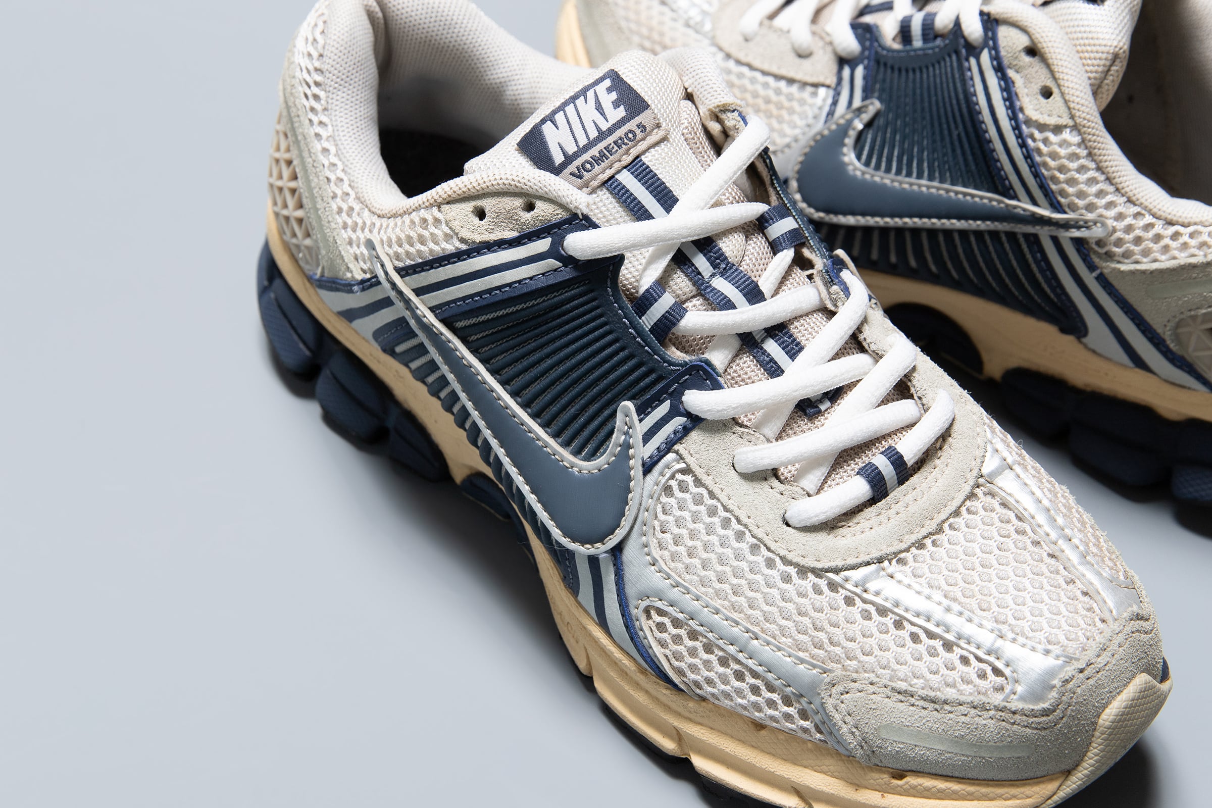 NIKE ZOOM VOMERO 5 | PLAYGROUND | スニーカーショップ
