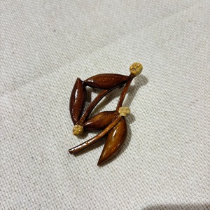 【ao11】草花のおはなしブローチ