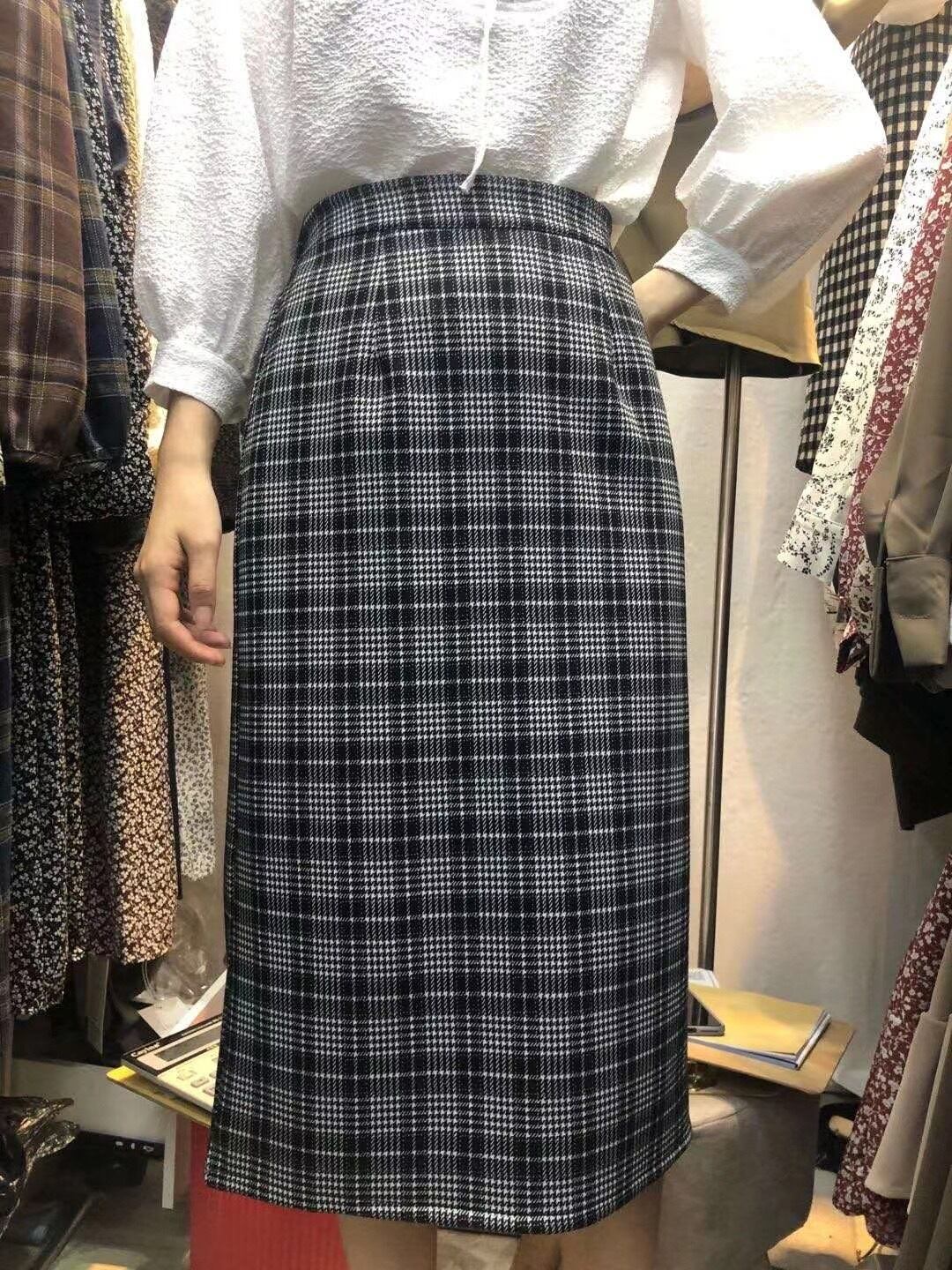 ミモレ丈チェックスカート