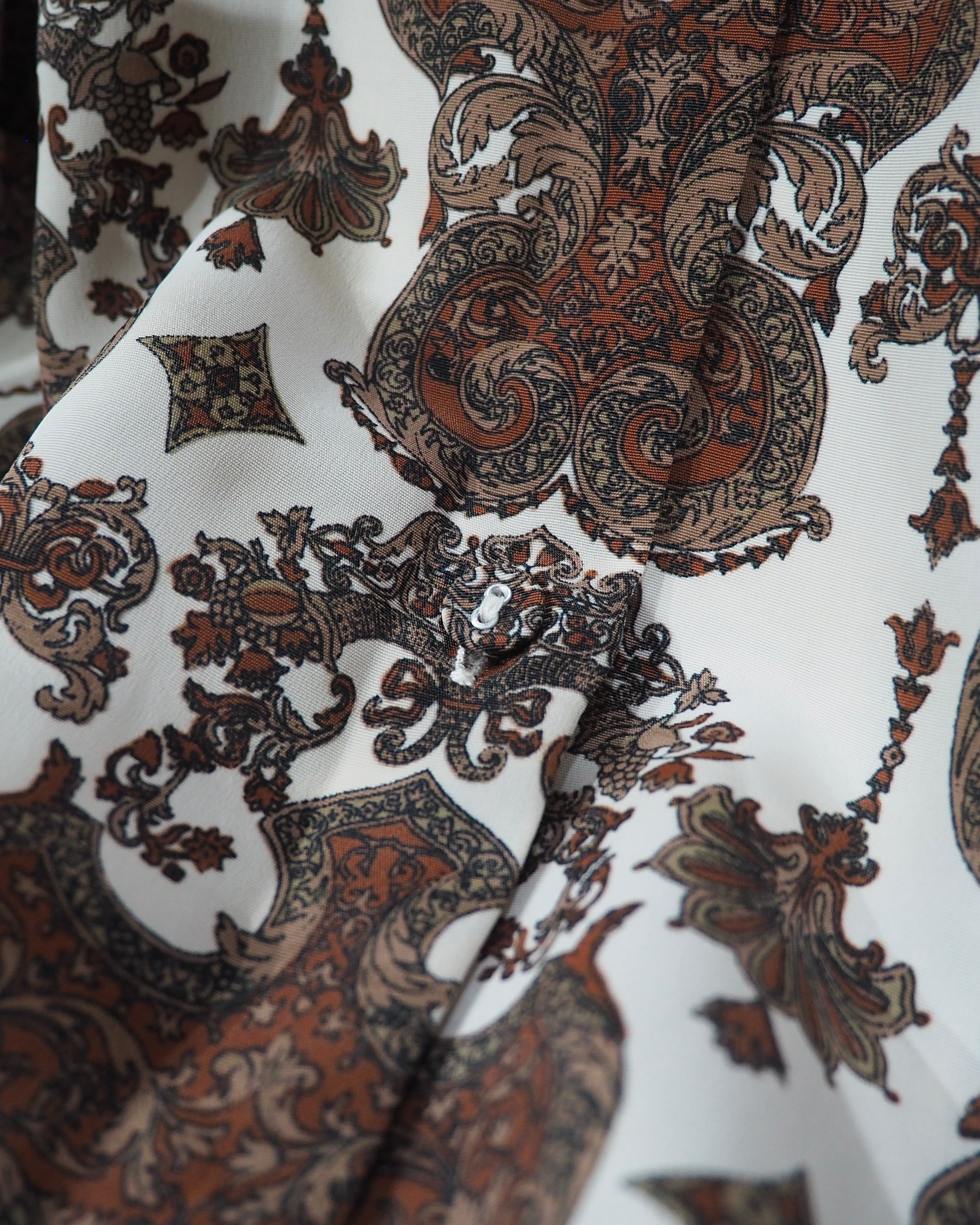 1990s Beautiful Arabesque pattern Design vintage SS Open Collar Shirt