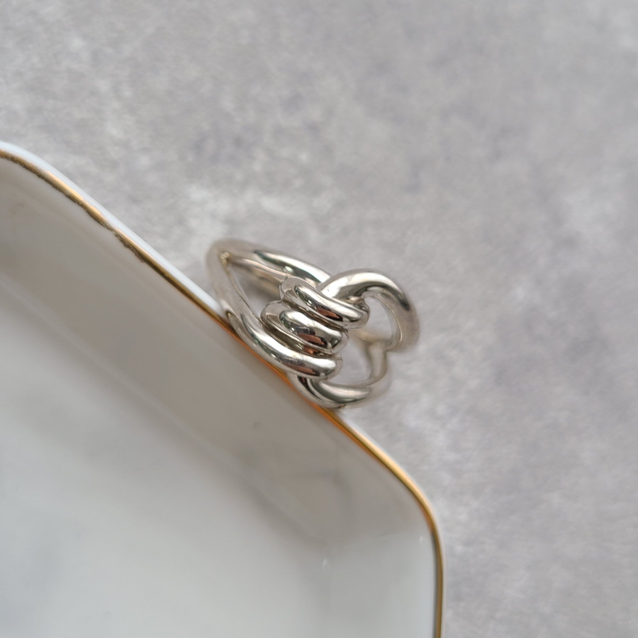 大人クール?大ぶりのノットサムリング シルバー《送料無料》