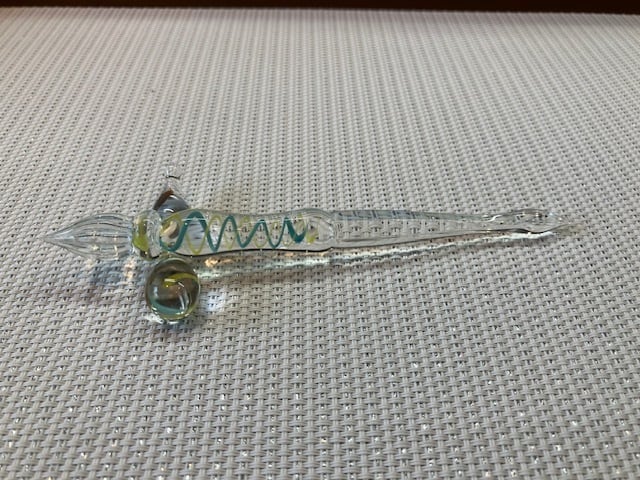 贅沢な一品 税書くな時間 文具店でも人気 ガラスペン(ターコイズ&イエロー)ペンレスト付 ズバッと価格 硬質ガラスペン ご褒美 整える自分時間【1点1点手作り】日本製 ギフト