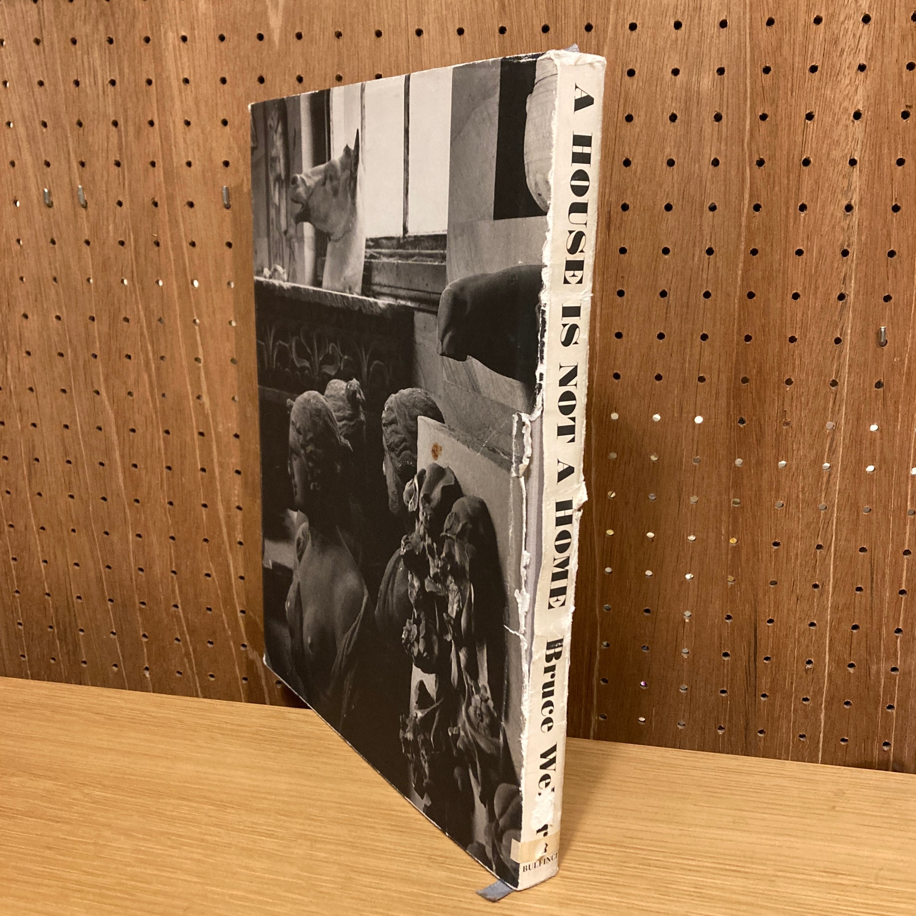 A House Is Not Home / Bruce Weber ブルース・ウェーバー | 百年