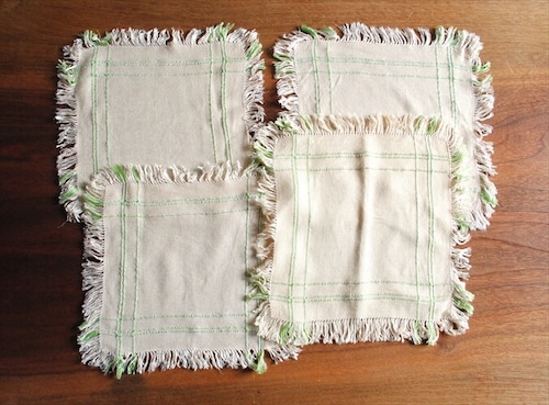 ドイツから 古いランチョンマット 4枚セット 20x20cm テーブルリネン ヴィンテージ アンティーク ig2387