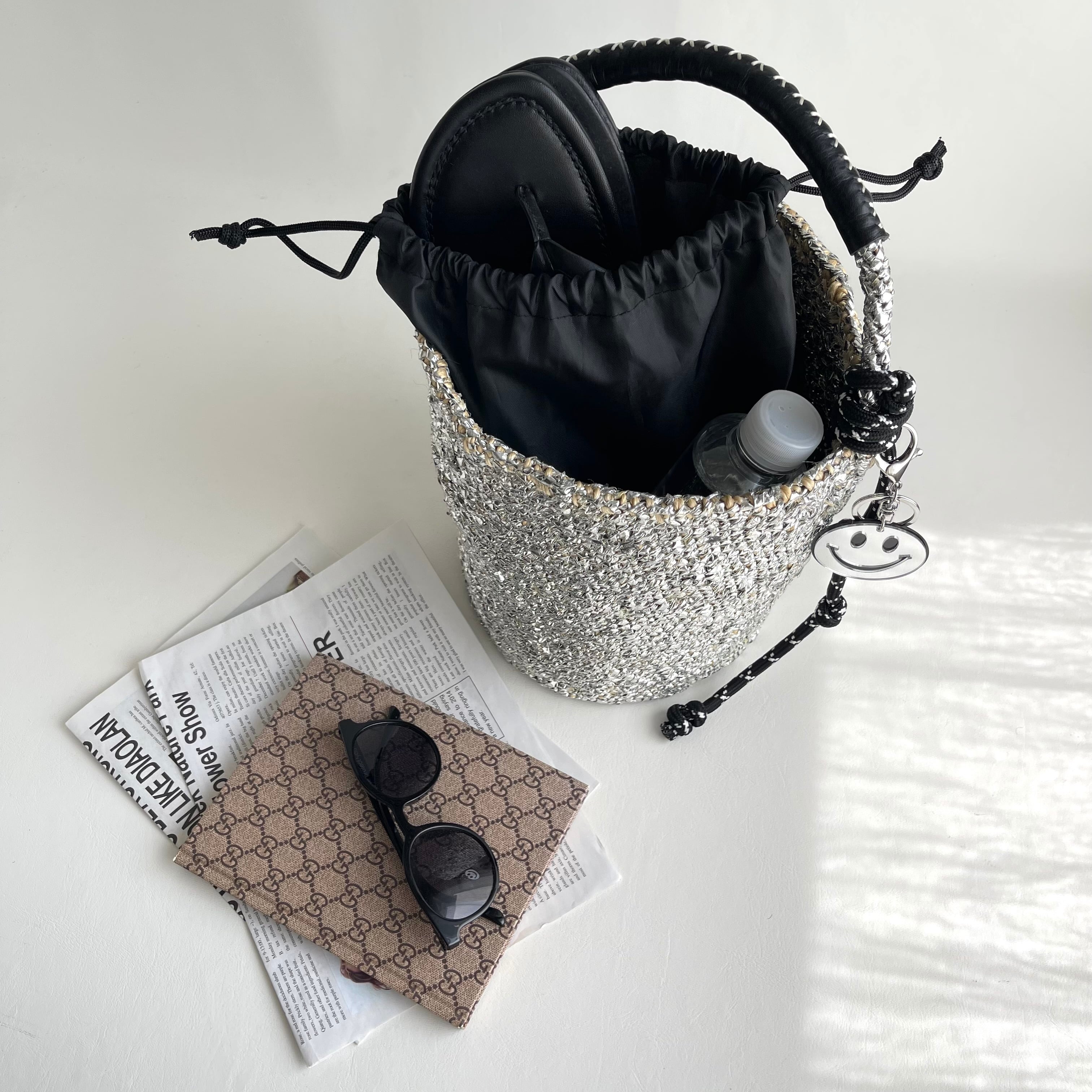 OVAL Kago-Bag / WIDE SIZE / スマイルチャーム＆巾着ポーチ付 | meong