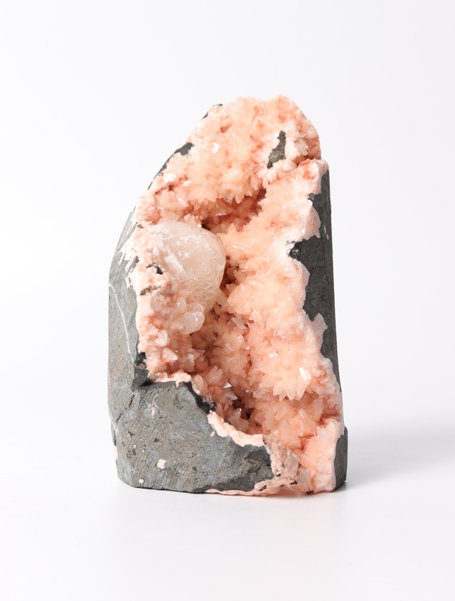 APOPHYLLITE & HEULANDITE GEODE