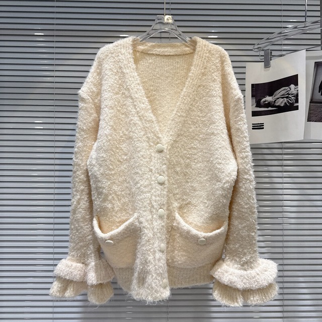 Frill cuff loose cardigan　B3401
