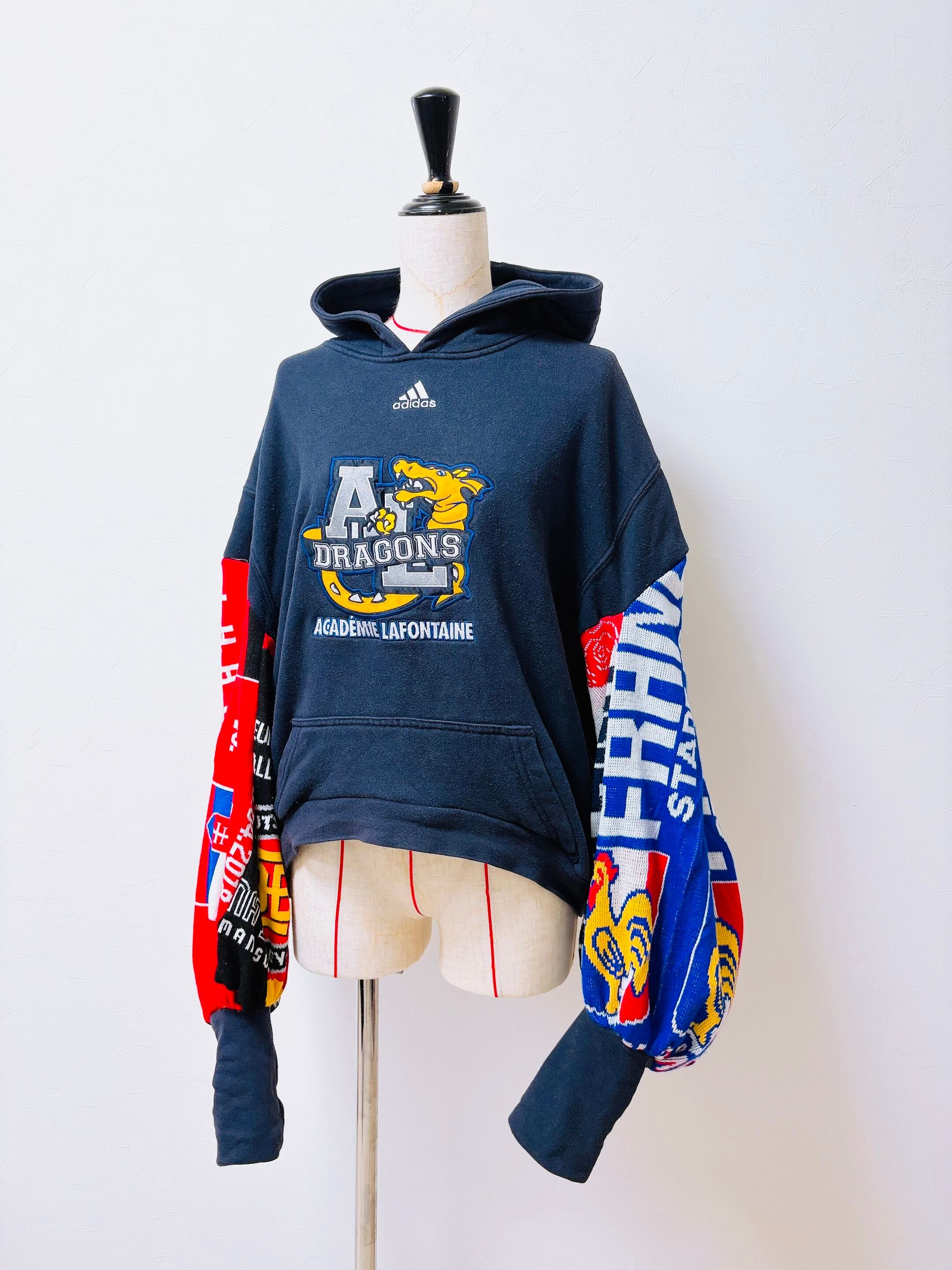 ブラックSleeve soccer scarf remake sweatshirt