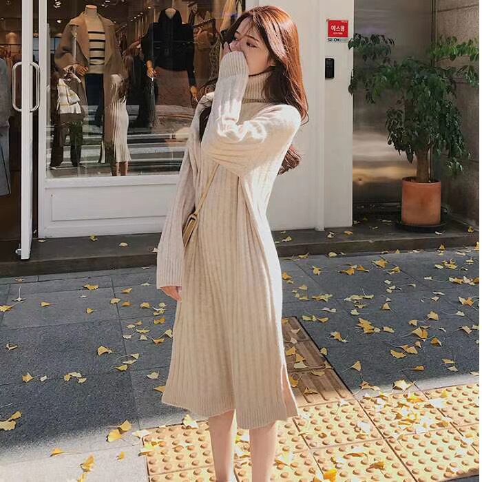 タートルネックニットワンピース